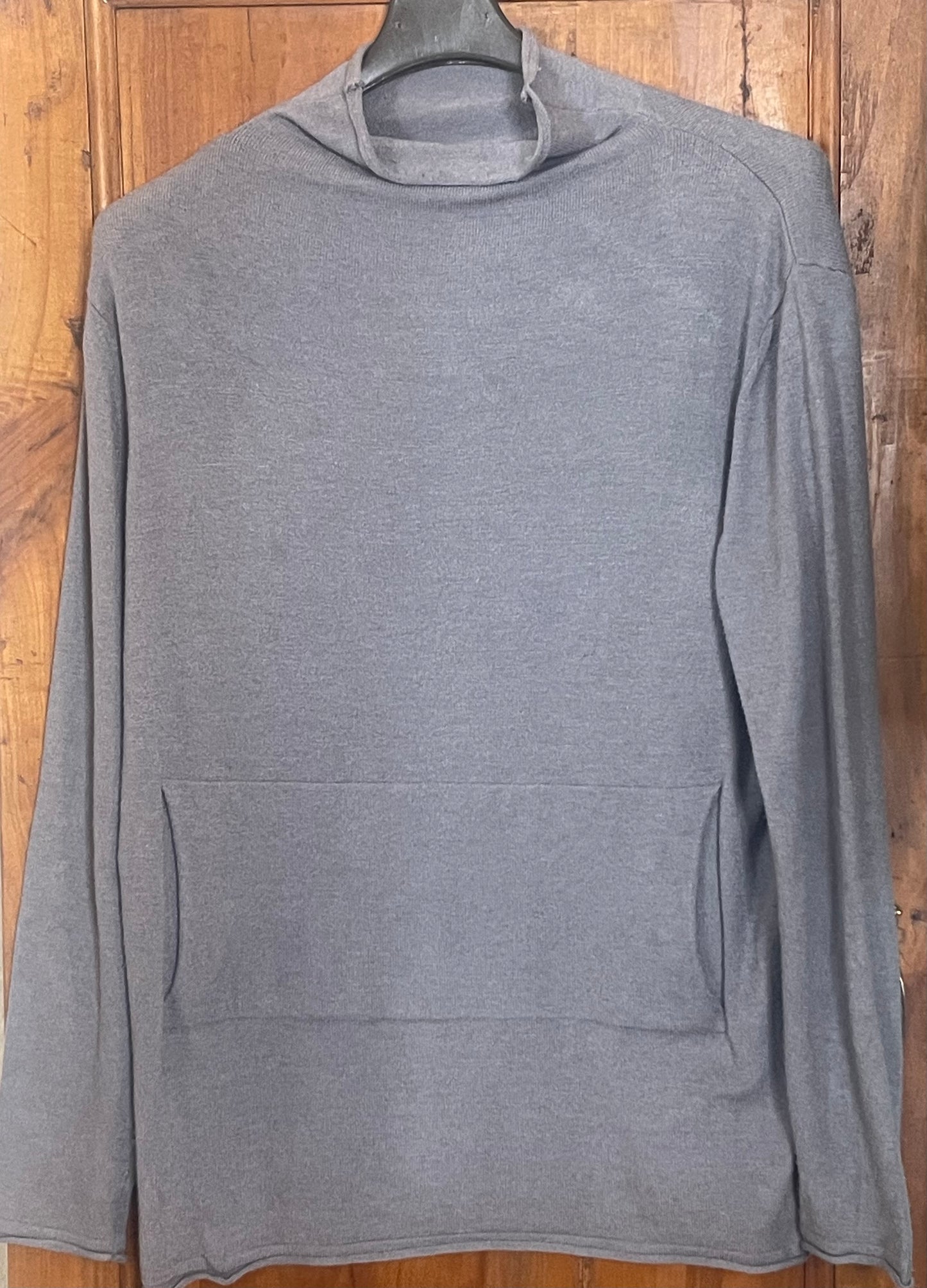 MAXI MAGLIA CON TASCHE